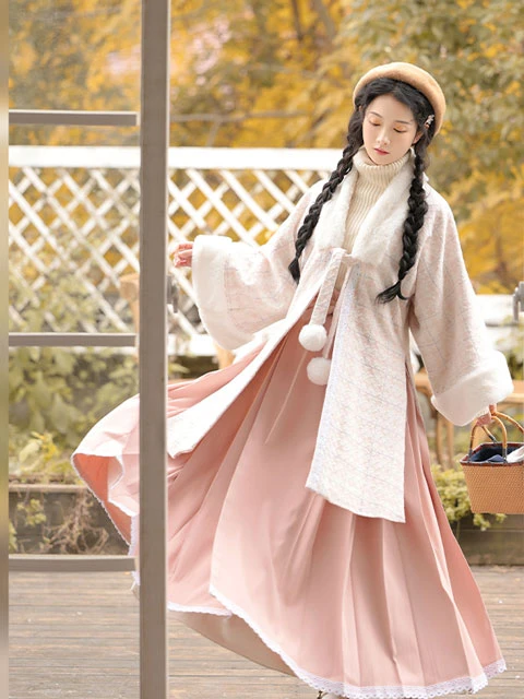 How to Make Red Hanfu Look Great in the New Year 6