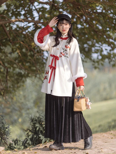 How to Make Red Hanfu Look Great in the New Year 11