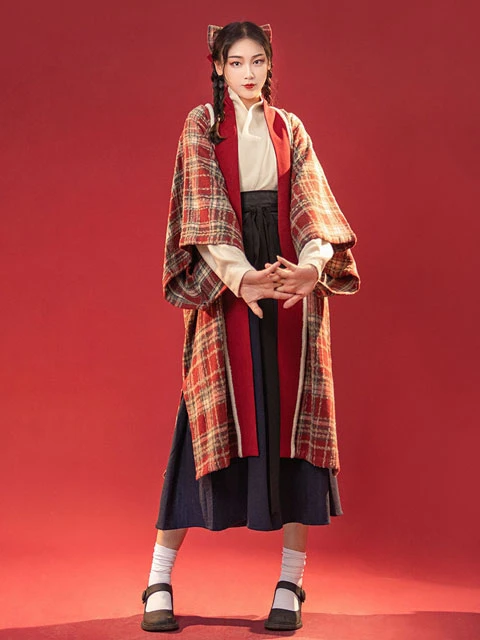How to Make Red Hanfu Look Great in the New Year 13