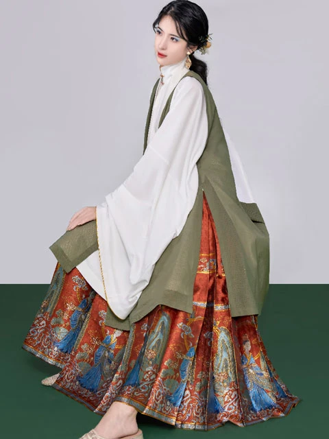 How to Make Red Hanfu Look Great in the New Year 17