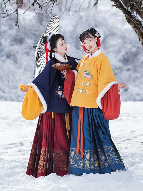 How to Make Red Hanfu Look Great in the New Year 18