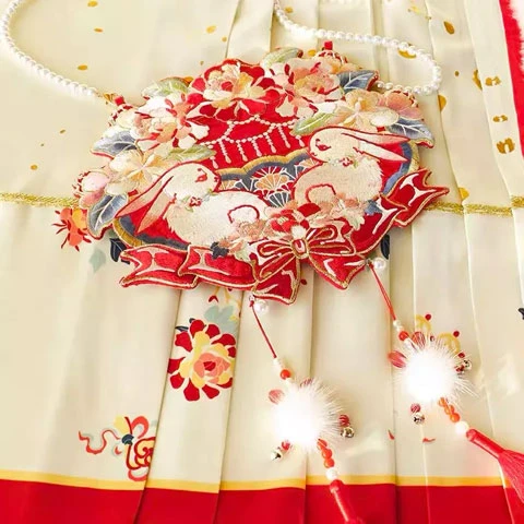 How to Make Red Hanfu Look Great in the New Year 21