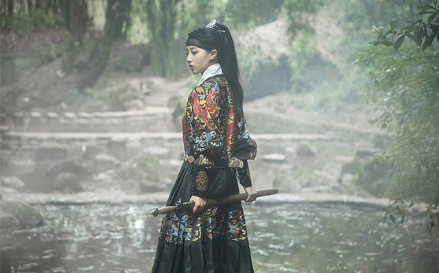 4 Kinds of Essential Props for Hanfu Photography