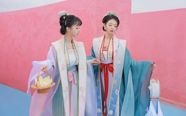8 Examples of Common Fabrics Used in Hanfu Making 15