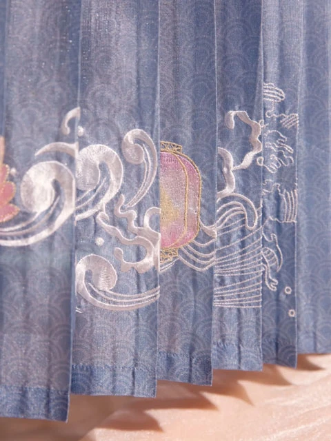 8 Examples of Common Fabrics Used in Hanfu Making 5