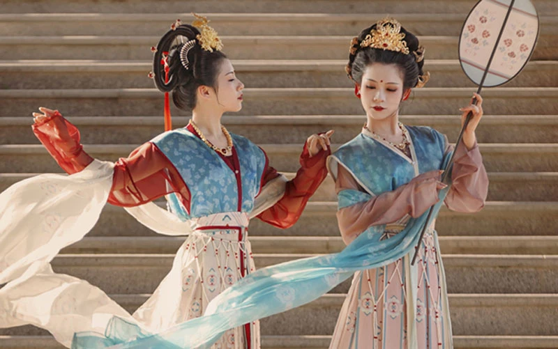 4 Stunning Tang Style Hanfu for Women That Look Pretty