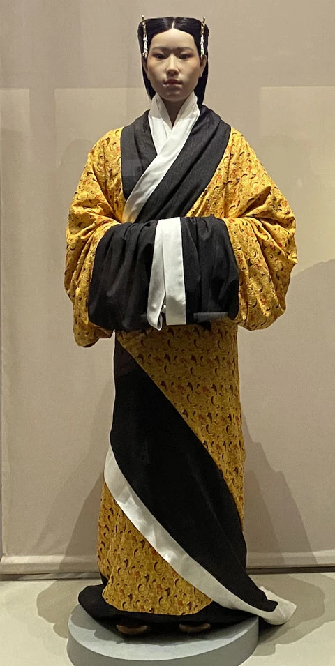 Changes in Ancient Chinese Women’s Hanfu Clothing 2