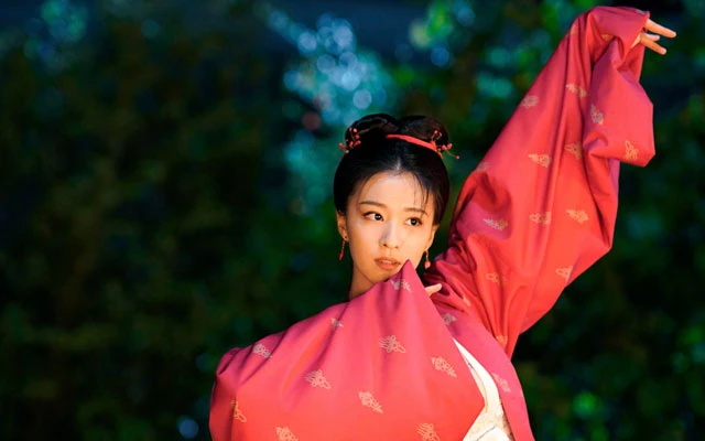 Changes in Ancient Chinese Women’s Hanfu Clothing 14
