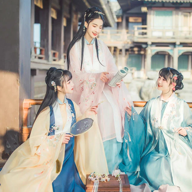 traditional Chinese dress ming liling