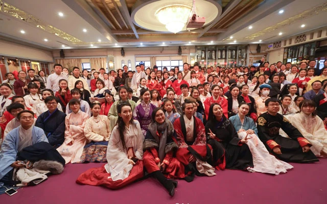 Wearing Hanfu and Meet the Rise of China-Chic