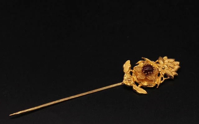 10 Types of Traditional Chinese Hairpins to Match Hanfu