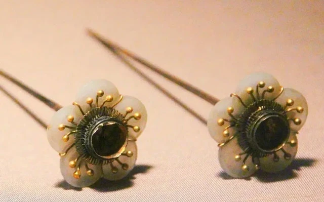 Fashion Secrets in Traditional Chinese Jewelry Boxes