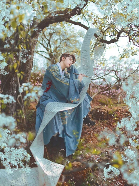 Hanfu: The Han Ethnic Dress That Has Become Fashionable