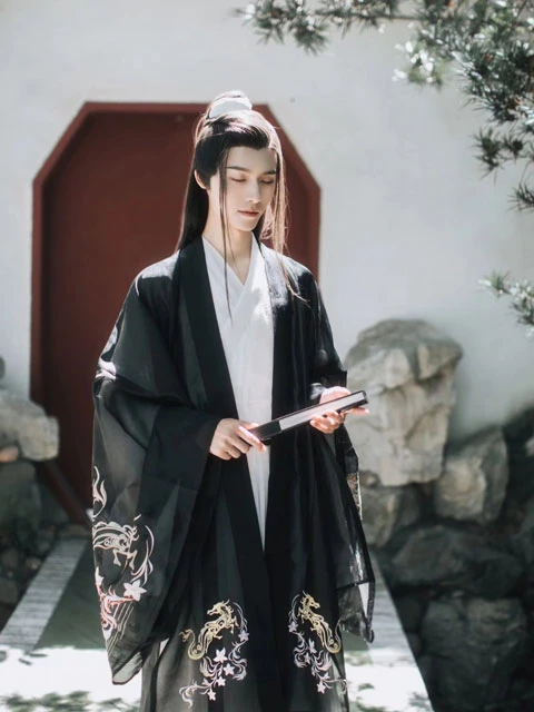 Hanfu: The Han Ethnic Dress That Has Become Fashionable