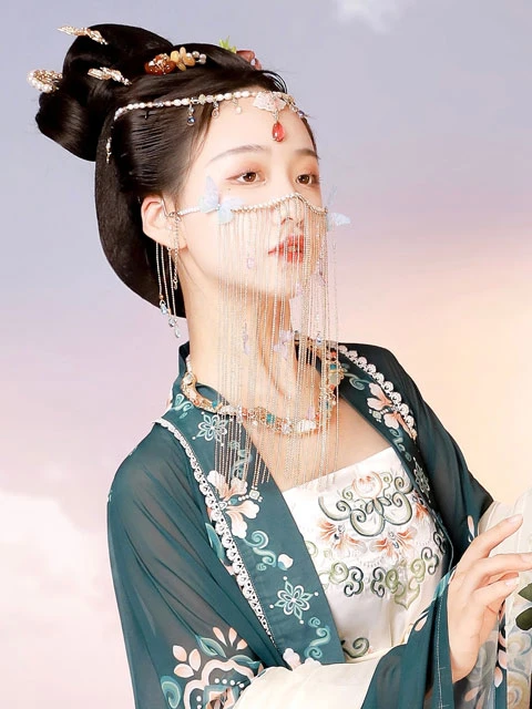 Hanfu: The Han Ethnic Dress That Has Become Fashionable