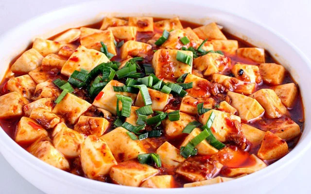 How to Eat in China: 5 Chinese Cuisine Tips for Gourmets