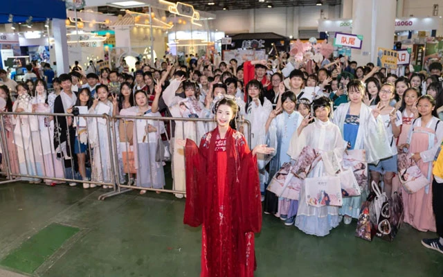 All You Want to Know About Hanfu & Tongpao Is Here