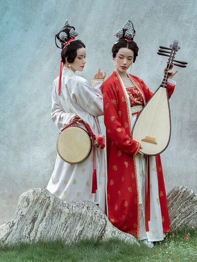 Exquisite Restored Hanfu from the Ancient Painting 28