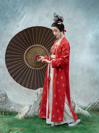 Exquisite Restored Hanfu from the Ancient Painting 29