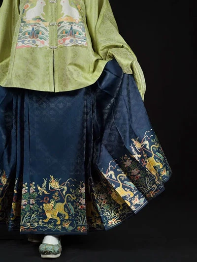 Hanfu Dressing Elements for Dragon Boat Festival