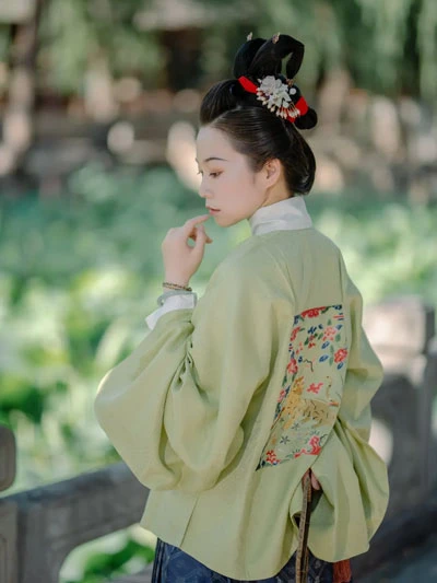 Hanfu Dressing Elements for Dragon Boat Festival