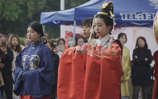 How to Make More People Know Hanfu [Answers from Young People]