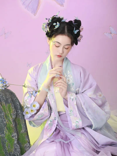 [Interview] What Is It Like to Become a Hanfu Photographer?