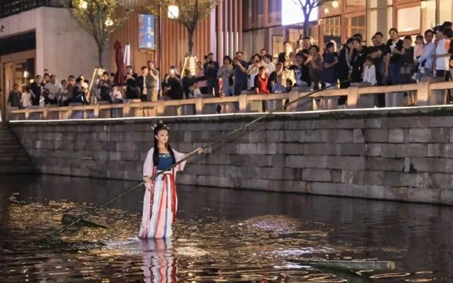Yang Liu: Achieving Dance Dreams with Bamboo 12