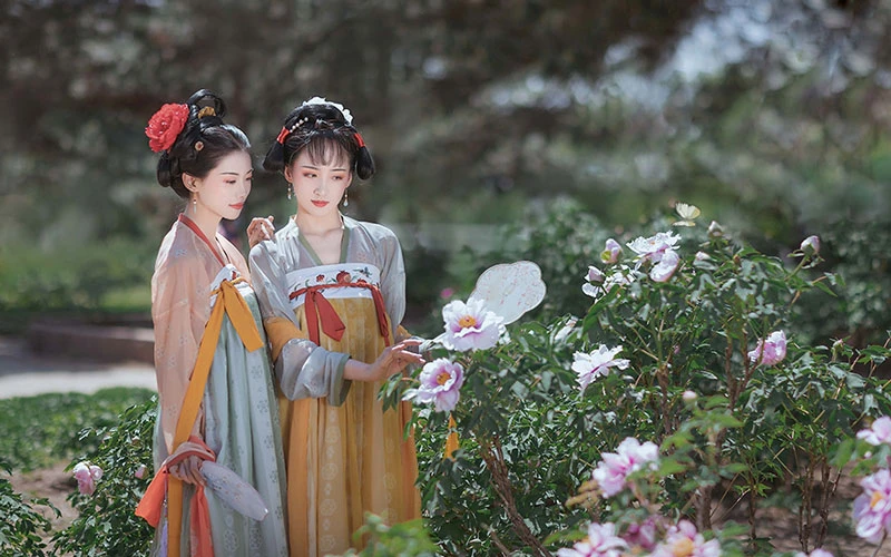[Interview] What Is It Like to Become a Hanfu Designer