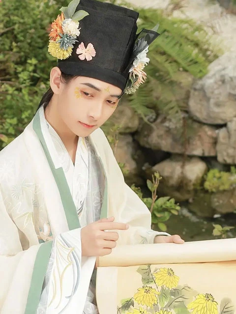[Interview] What Is It Like to Become a Hanfu Designer