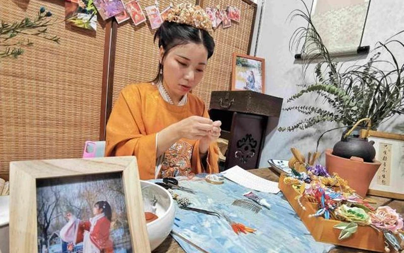 Shu Qiuhong -Turning a Love of Hanfu Into a Career