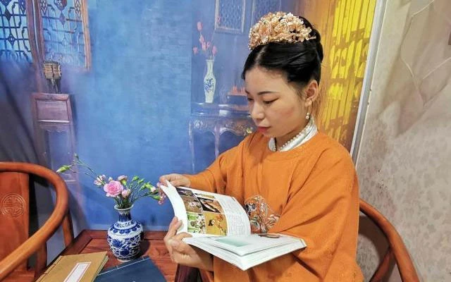 Shu Qiuhong - Turning a Love of Hanfu Into a Career