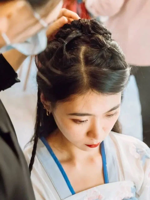 What is Professional Hanfu Stylist - A New Hanfu Career 7