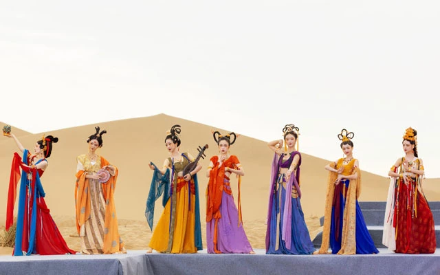 Dunhuang Style Costume Show in the Desert Grand Opening 1