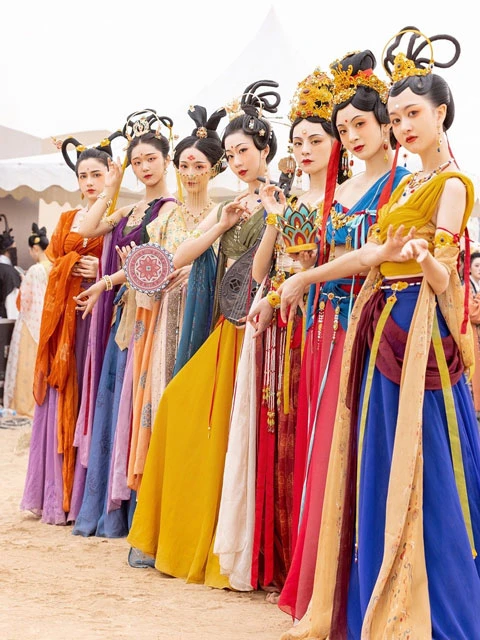 Dunhuang Style Costume Show in the Desert Grand Opening 2