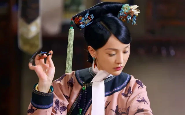 Top 10 Most Popular Traditional Accessories in History
