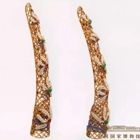 Top 10 Most Popular Traditional Accessories in History