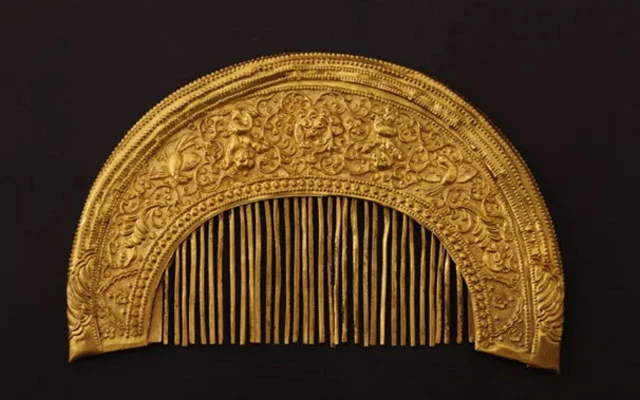 Top 10 Most Popular Traditional Accessories in History