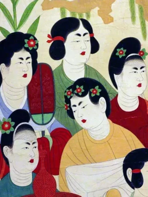 Top 10 Most Popular Traditional Accessories in History