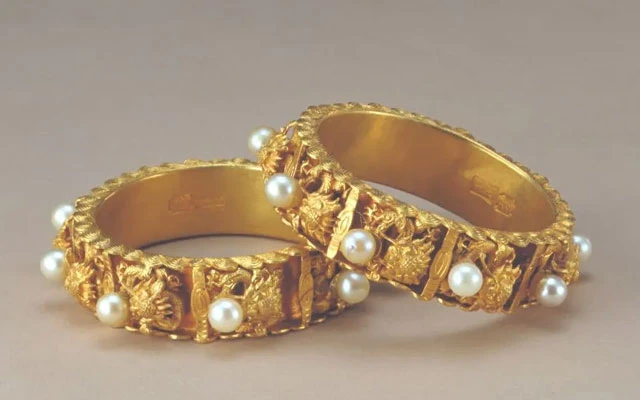 Top 10 Most Popular Traditional Accessories in History
