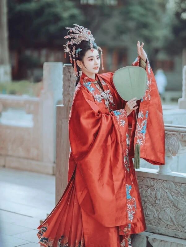 Taking Pictures of Ming Style Hanfu in the Forbidden City 15