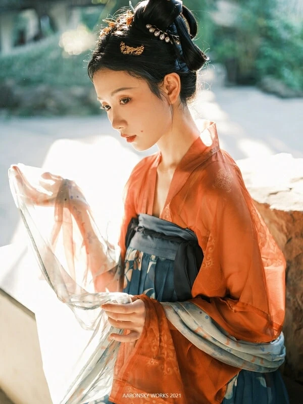 Taking Pictures of Ming Style Hanfu in the Forbidden City 36