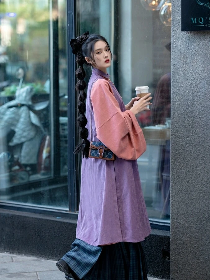 Taking Pictures of Ming Style Hanfu in the Forbidden City 25