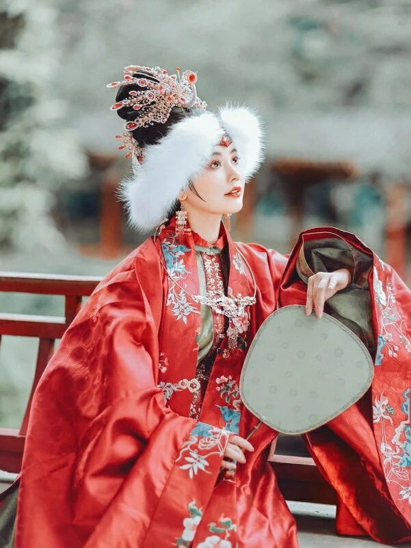 Taking Pictures of Ming Style Hanfu in the Forbidden City 17
