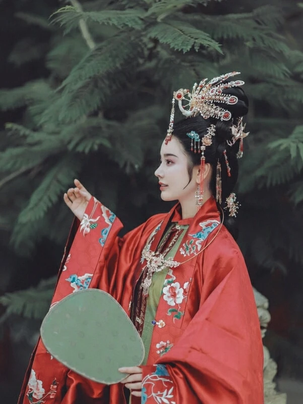 Taking Pictures of Ming Style Hanfu in the Forbidden City 16