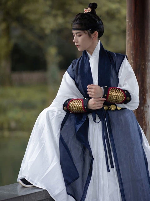 Insisted on Restoring the Traditional Hanfu Form - She Did for Ten Years