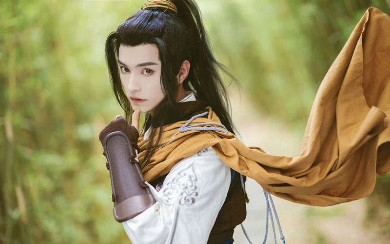 The Story Behind Chu Qi’s Magical Hanfu Transfor