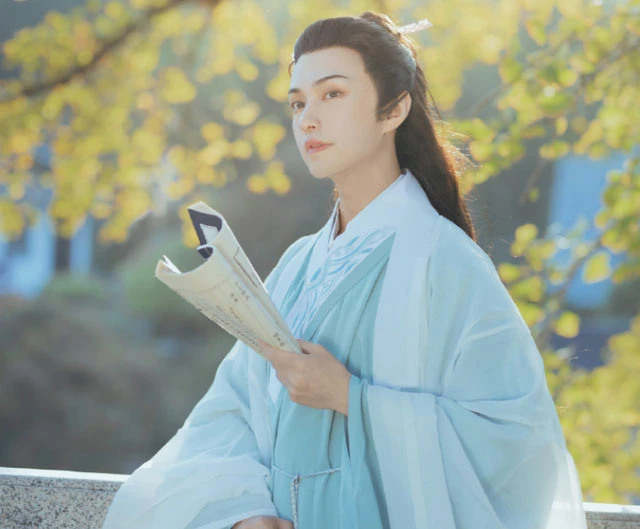 The Story Behind Chu Qi’s Magical Hanfu Transfor 3