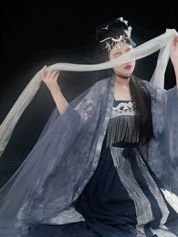Taking Pictures of Ming Style Hanfu in the Forbidden City 62