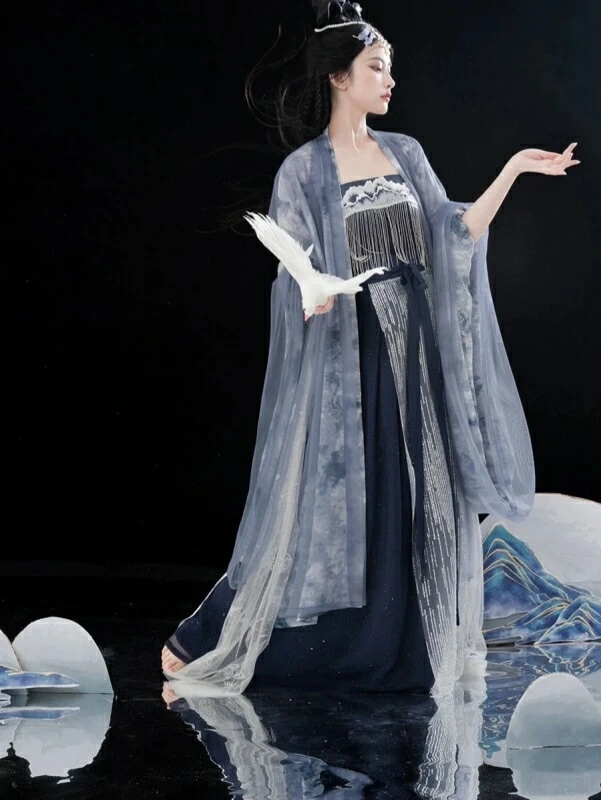Taking Pictures of Ming Style Hanfu in the Forbidden City 60